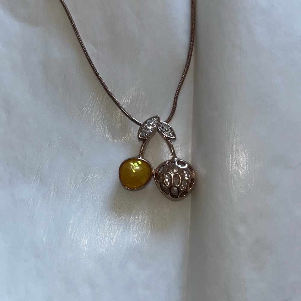 Viennois  woman cherry necklace
